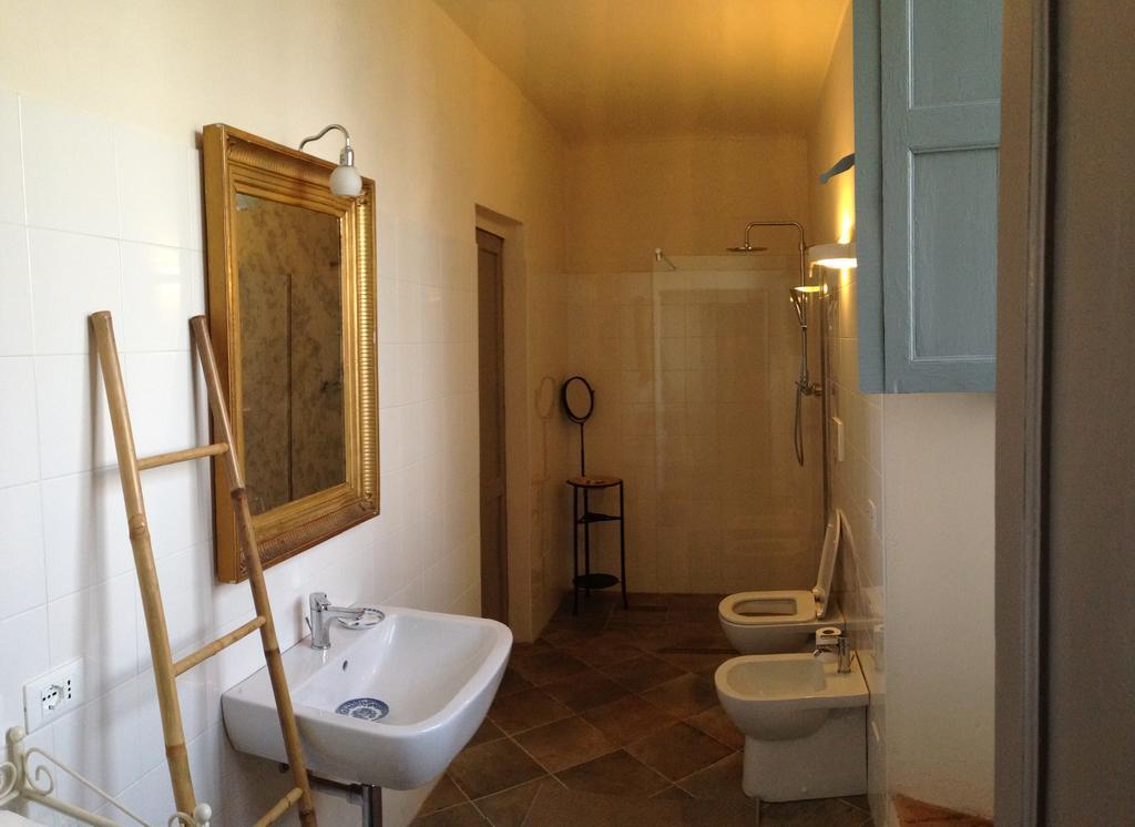 Castello Sannazzaro B&B Giarole Екстериор снимка